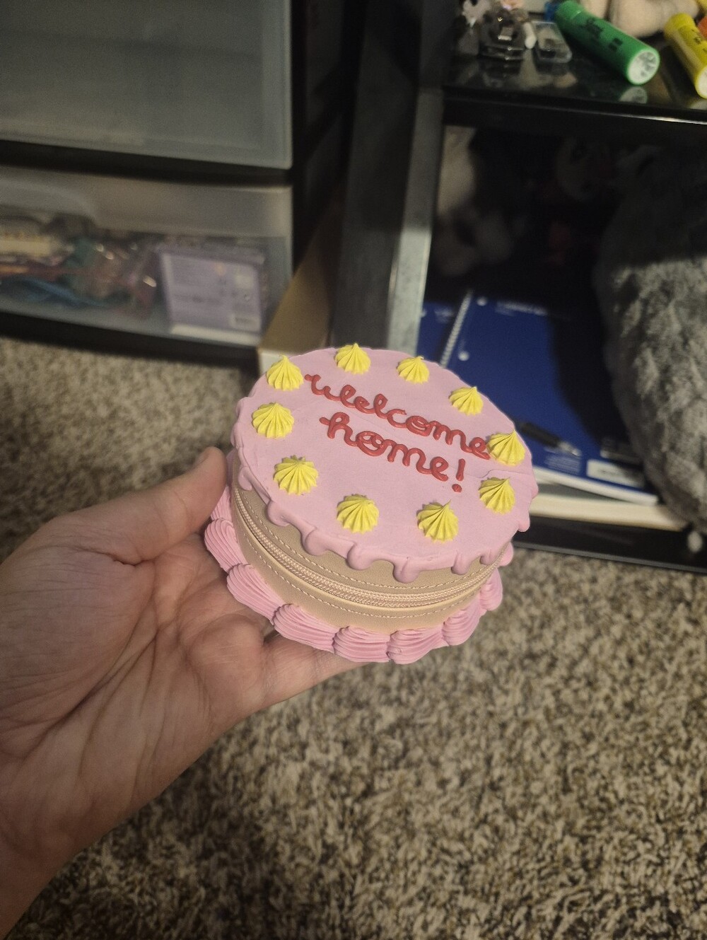 Coraline welcome home cake jewelry box